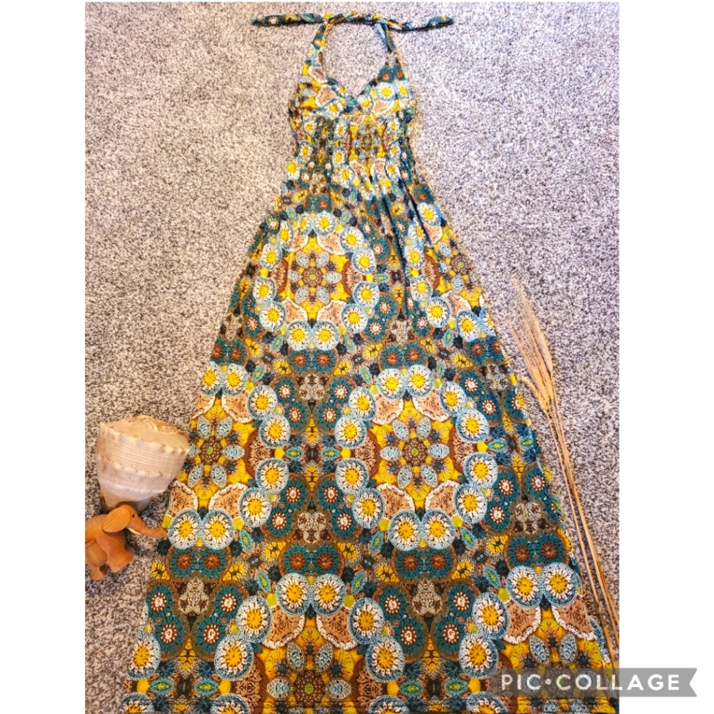 BACKLESS BOHEMIAN MAXI DRESS